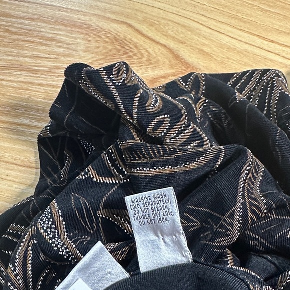 Chico’s travelers Black and Gold Leaf Pattern Dress size 2 XL - Picture 6 of 8